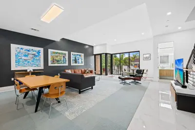 818 NE 2ND Street, Fort Lauderdale – Townhouse for sale