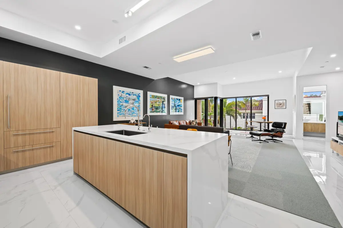 9-web-or-mls-DSC_6426 at 818 NE 2ND Street, Fort Lauderdale