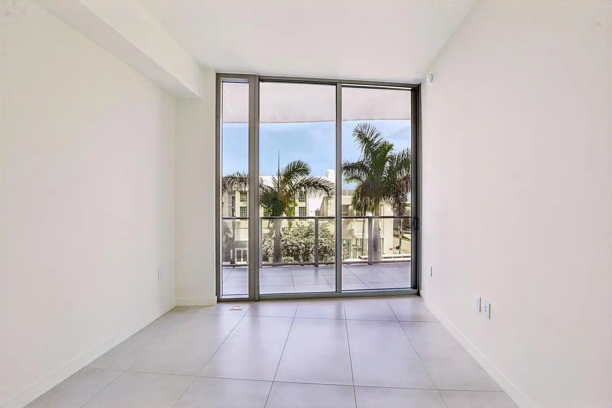 8-web-or-mls-Biscayne Blvd 201-S0409-008 at 1400 BISCAYNE Boulevard 201, Miami