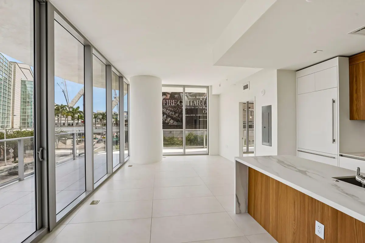 Photo #1-11 at 1400 BISCAYNE Boulevard 201, Miami