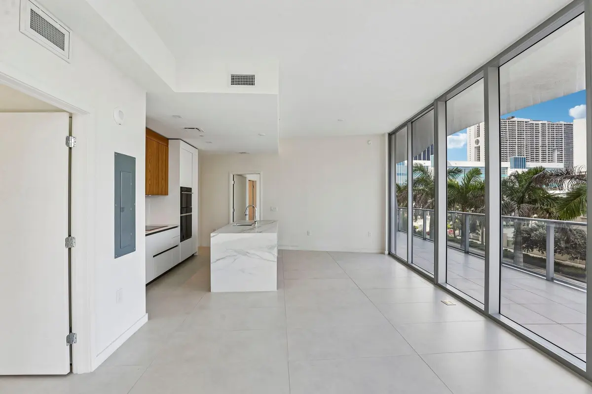 Photo #3-13 at 1400 BISCAYNE Boulevard 201, Miami