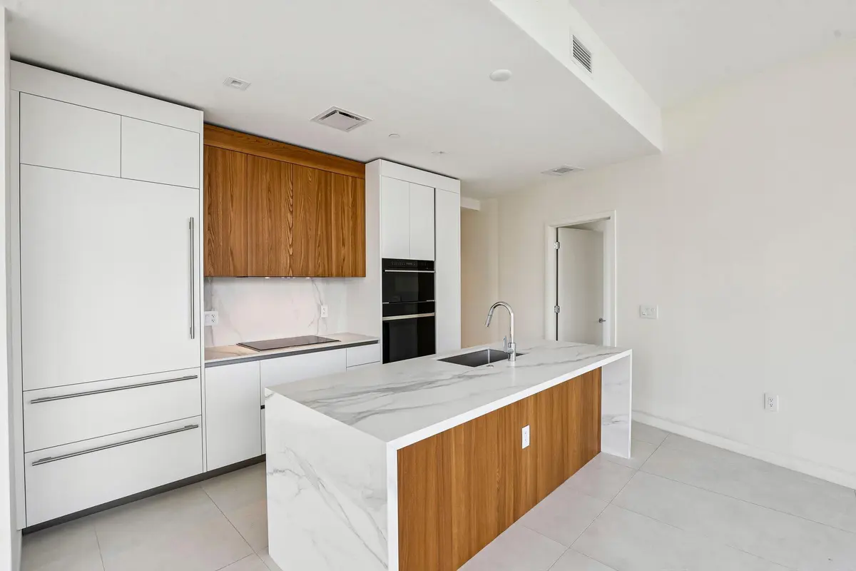 17-web-or-mls-Biscayne Blvd 201-S0409-01 at 1400 BISCAYNE Boulevard 201, Miami