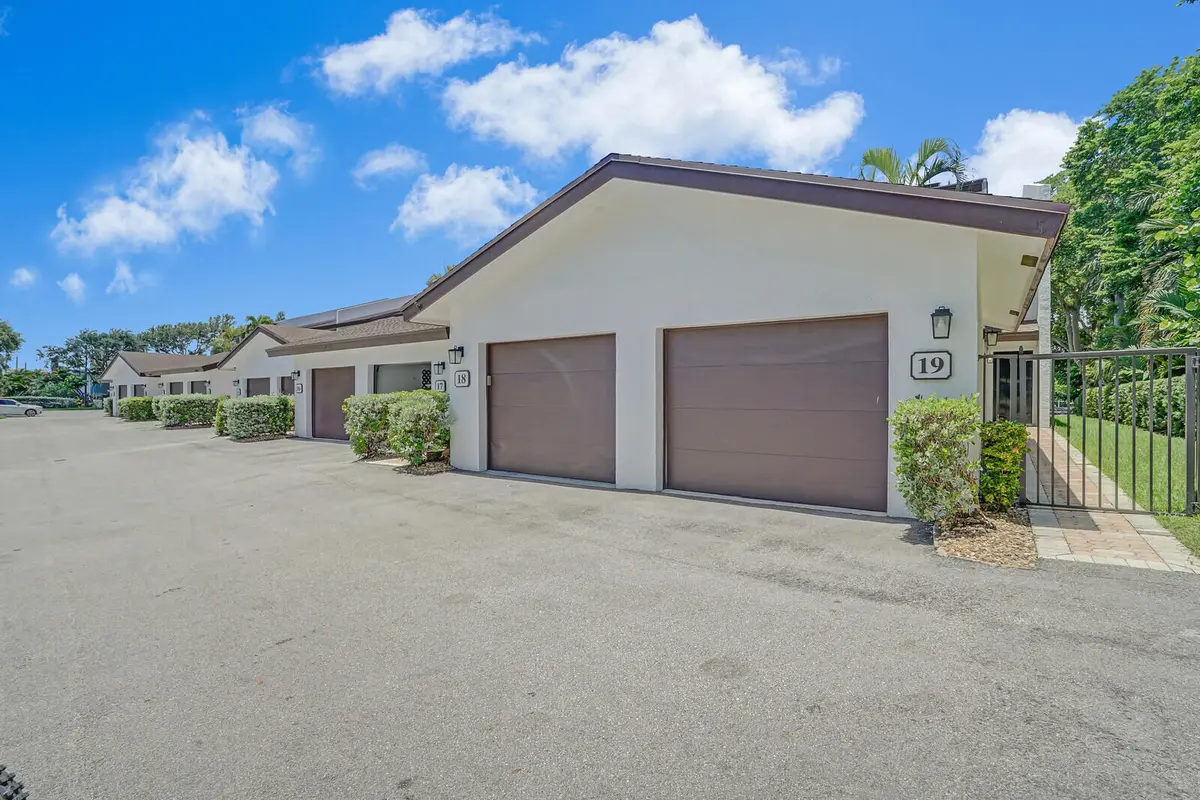 Front Exterior at 1301 N RIVERSIDE Drive 19, Pompano Beach