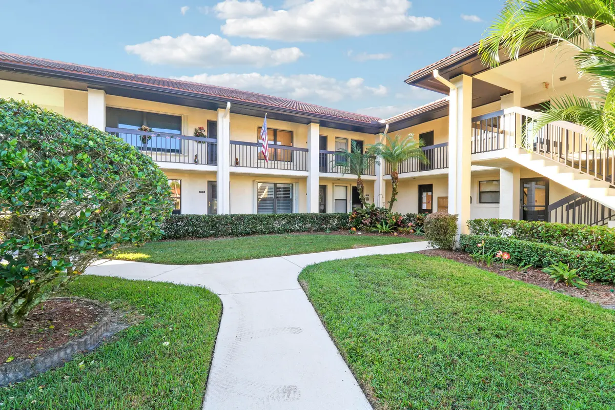 House2-3 at 540 SW South River Drive, Stuart