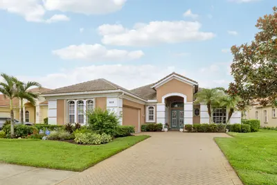 8618 Tompson Point Road, Port St. Lucie – Single Family Residence for sale