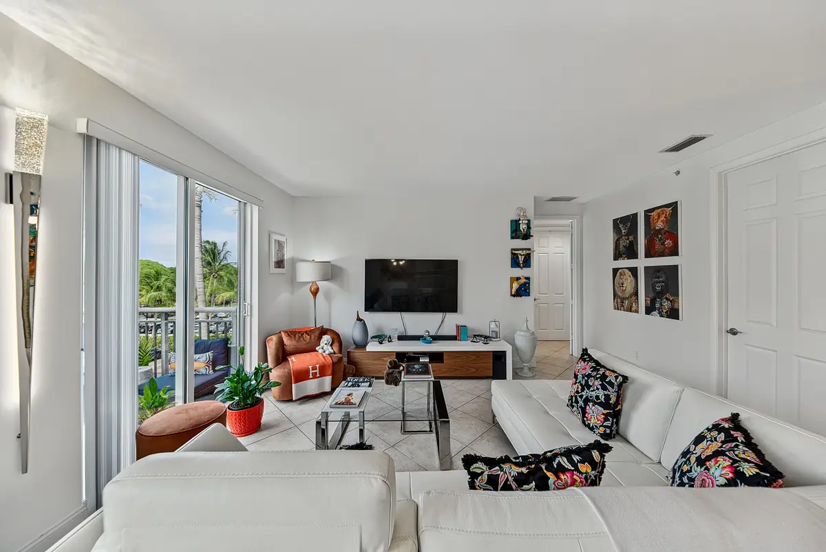 cunningham-15 at 2631 NE 14TH Avenue 316, Wilton Manors