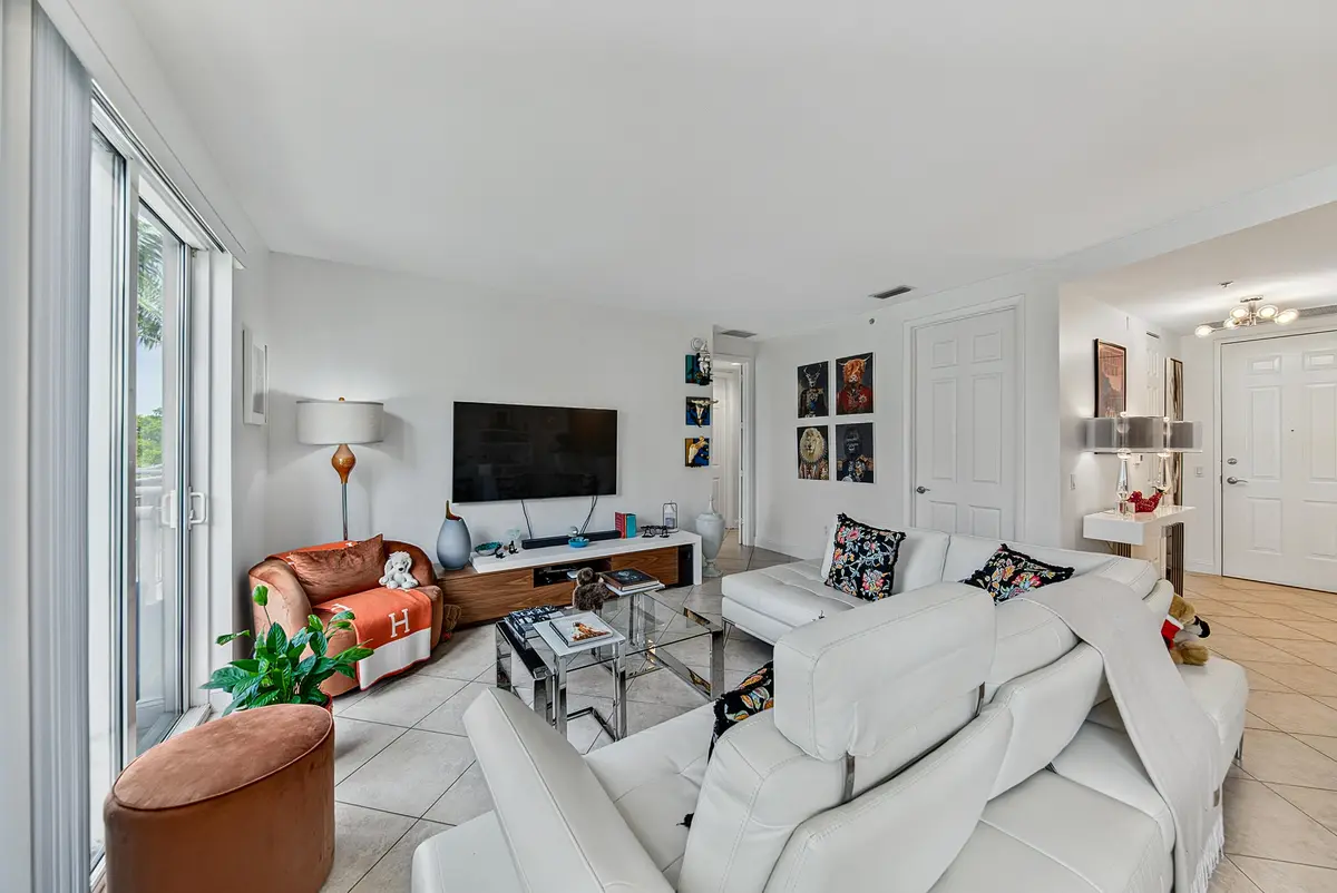 cunningham-16 at 2631 NE 14TH Avenue 316, Wilton Manors