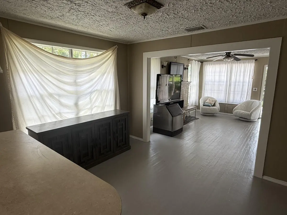 Dining living at 2422 Genessee Avenue, West Palm Beach