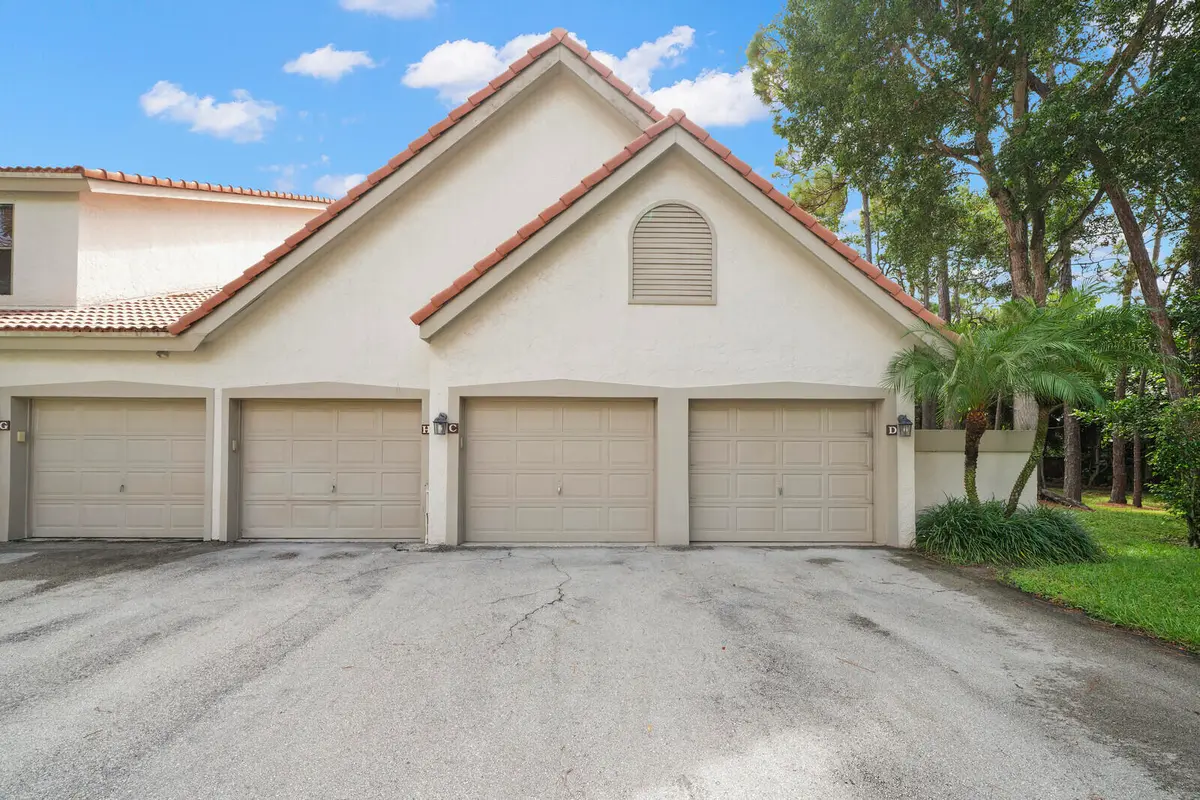 Building Front Exterior at 5780 Coach House Circle C, Boca Raton