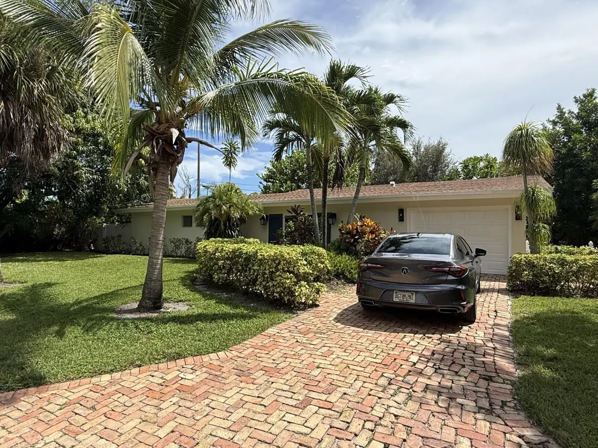 Front of home at 228 Lake Terrace, Delray Beach