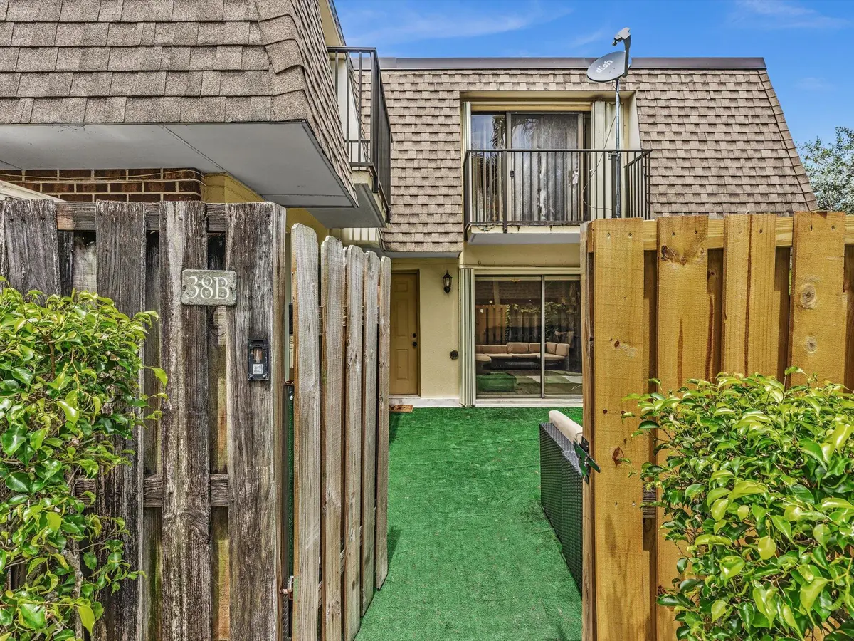 Entrance at 2909 SW 22ND Circle 38B, Delray Beach