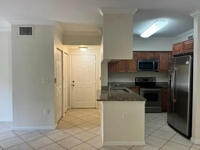 Kit to Foyer at 6410 Emerald Dunes Drive 204, West Palm Beach