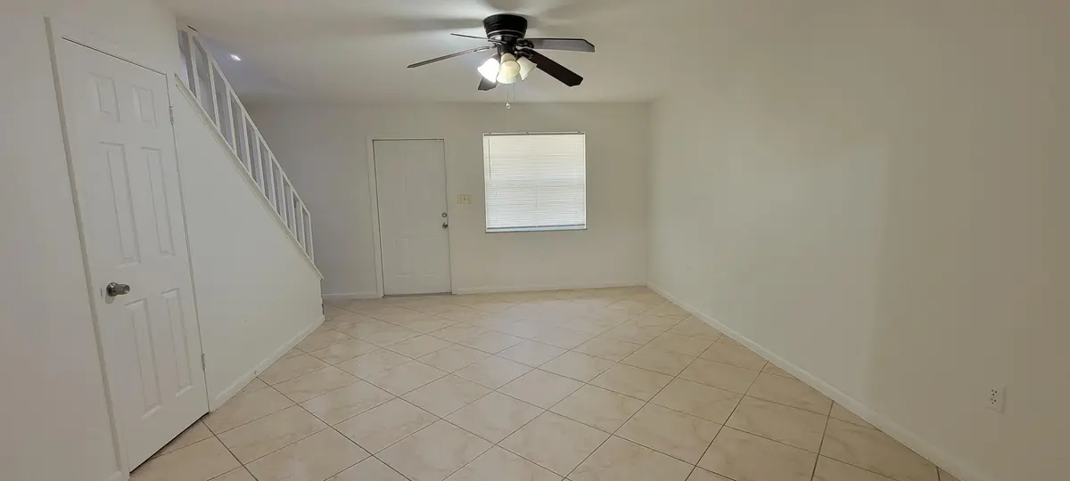 2018 S 10th St Apt B LR at 2018 S 10TH Street, Fort Pierce