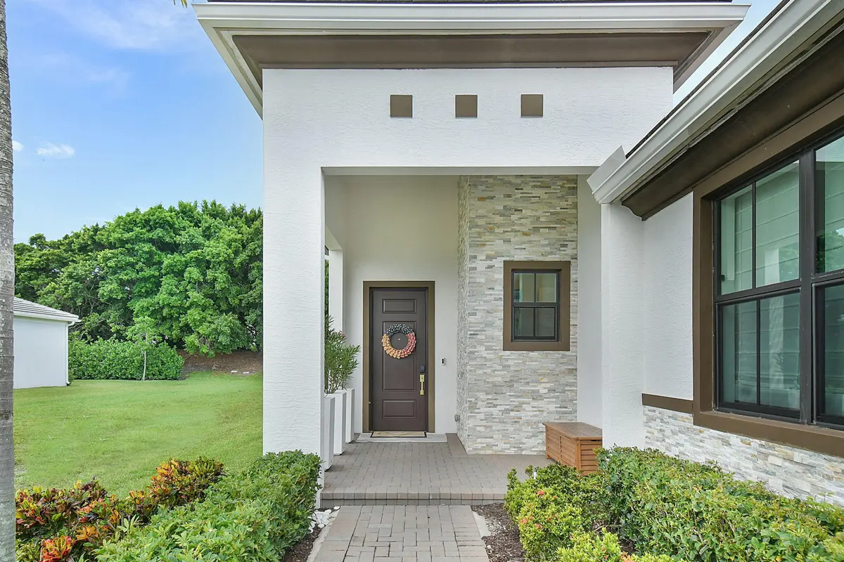 Entry at 528 SE Fascino Circle, Port St. Lucie