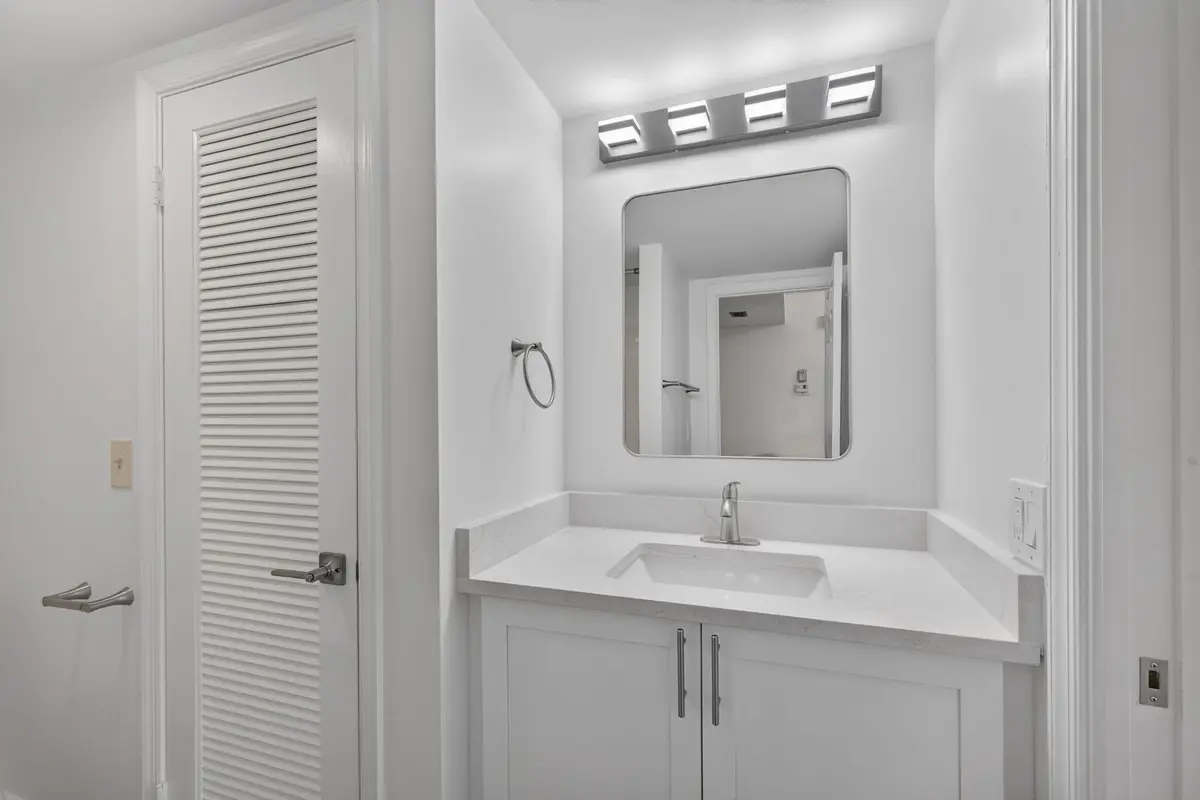 40-web-or-mls-5D1A9592 at 300 N HIGHWAY A1A 104J, Jupiter