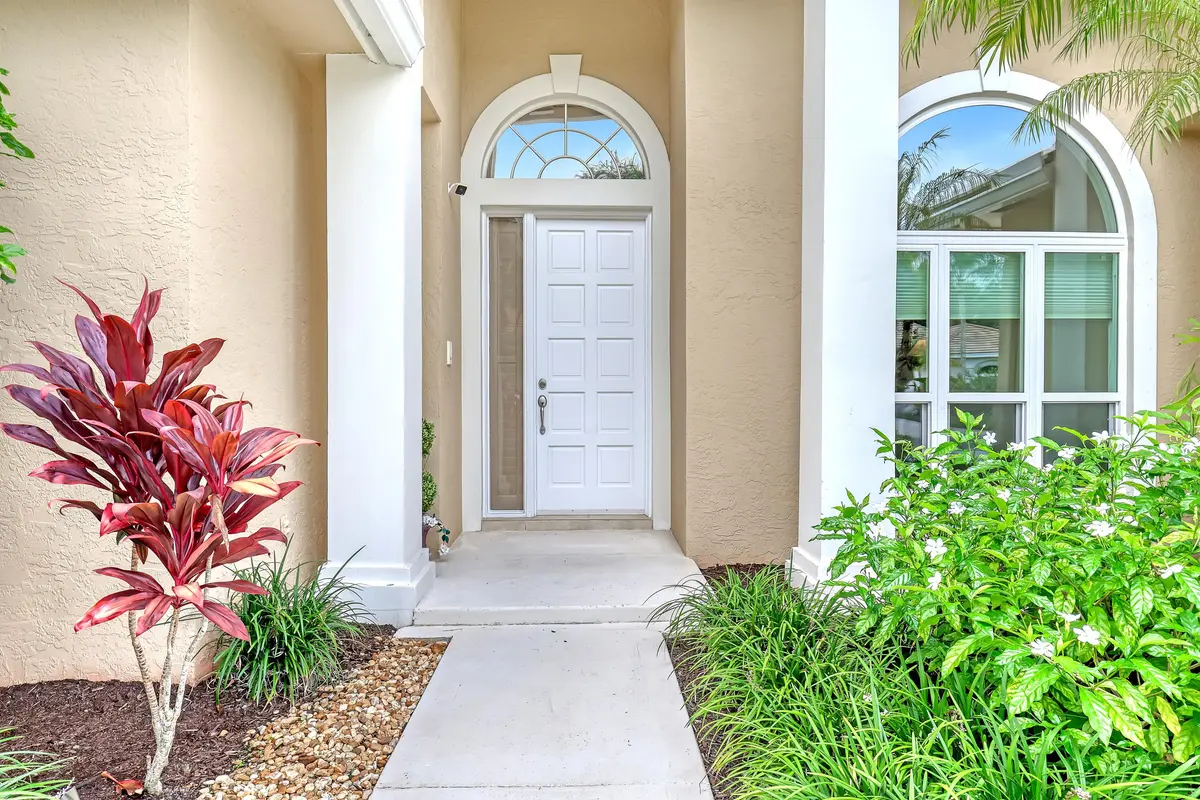 Welcome-Come on in at 23 Windward Isle, Palm Beach Gardens