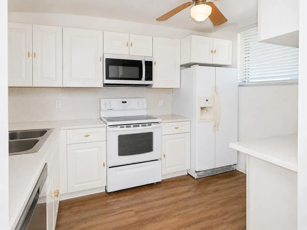 Kitchen at 110 LAKE EMERALD Drive 103, Oakland Park