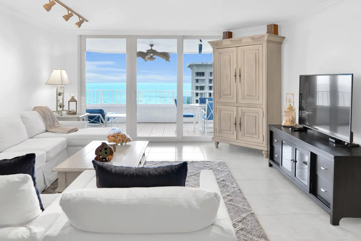 Living at 500 S Ocean Boulevard 2204, Boca Raton
