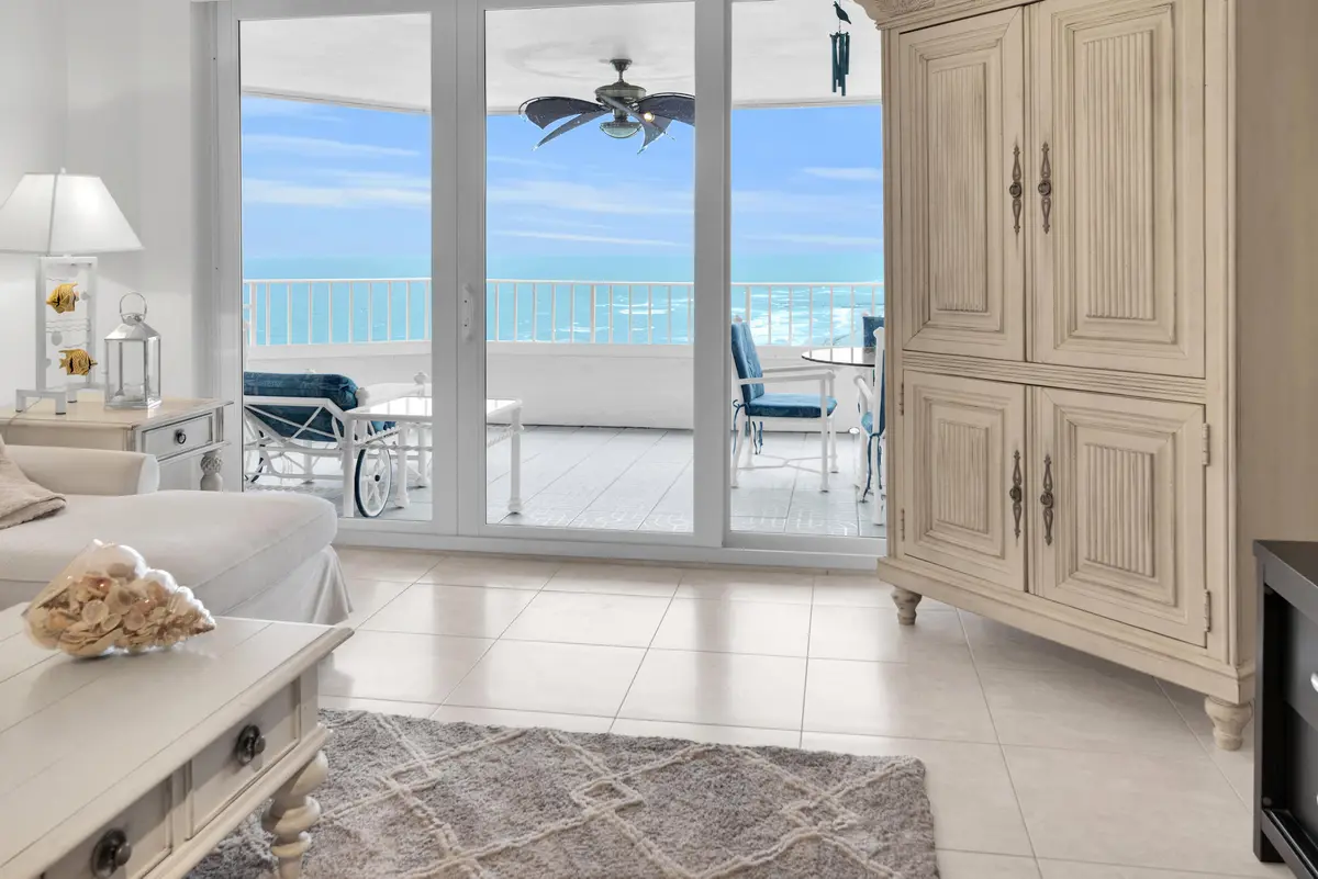 Living at 500 S Ocean Boulevard 2204, Boca Raton