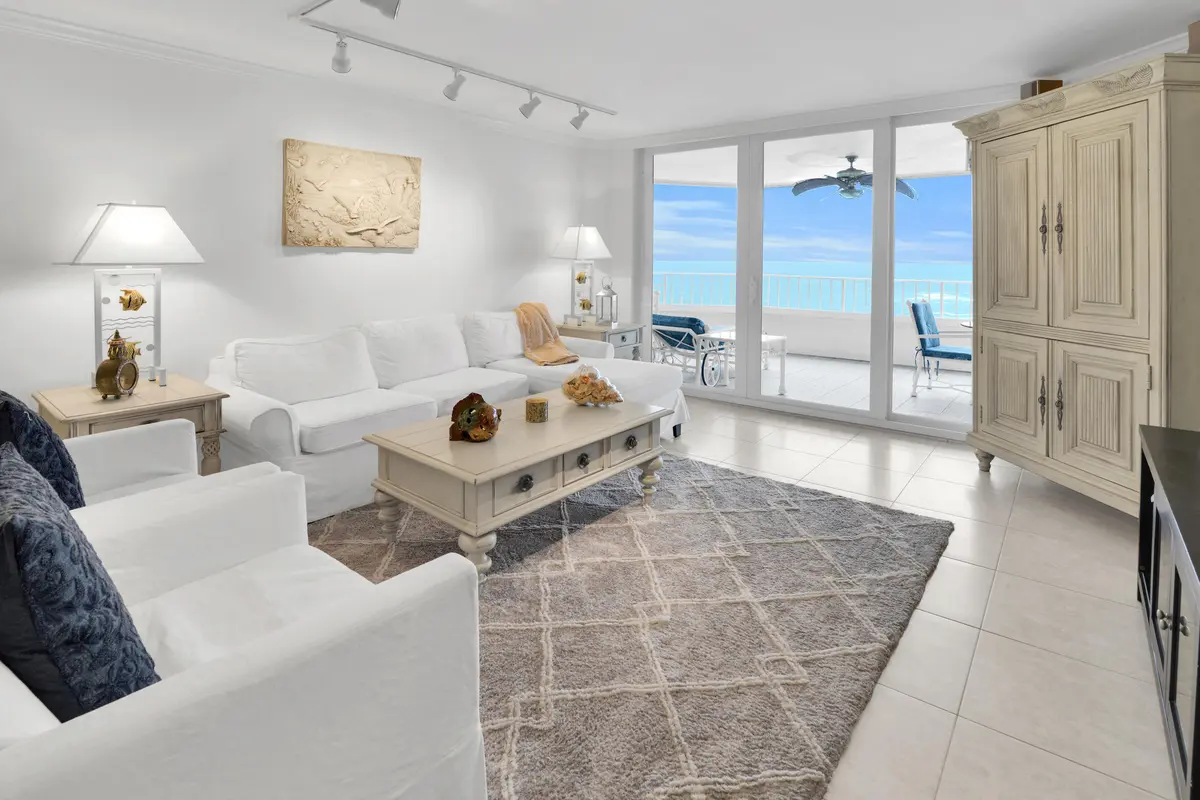 Living at 500 S Ocean Boulevard 2204, Boca Raton