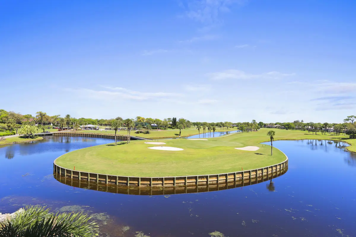 Golf at 5172 SE CLUB Way 207, Stuart
