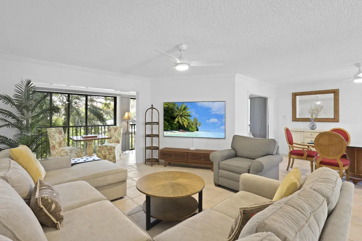 7_0o1a0225 at 5172 SE CLUB Way 207, Stuart