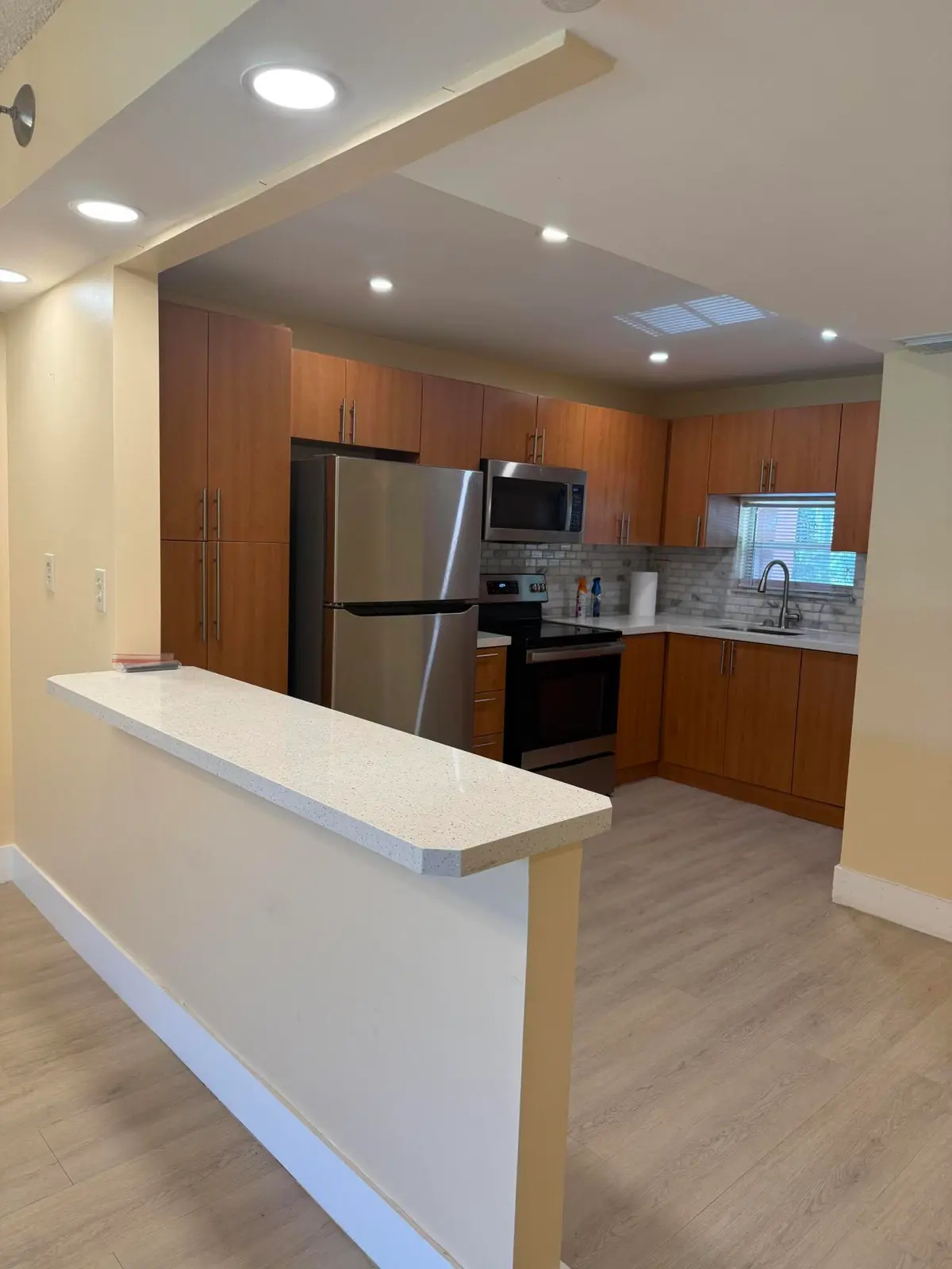 IMG_0363 at 830 S HOLLYBROOK Drive 204, Pembroke Pines