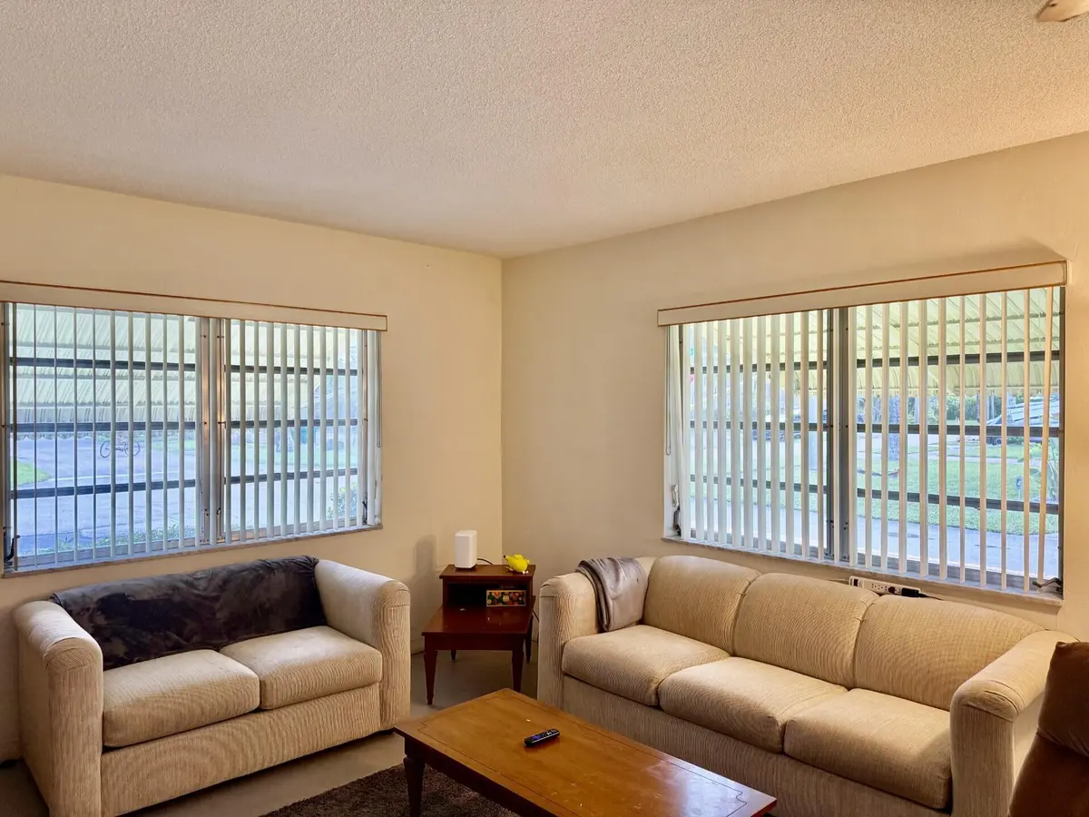 13843e7e-8692-4929-9330-8d724b1dec6b at 1501 ARTHUR Street 5, Hollywood