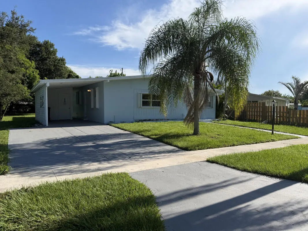 111 SE Castana Court, Port St. Lucie, FL – photo 1