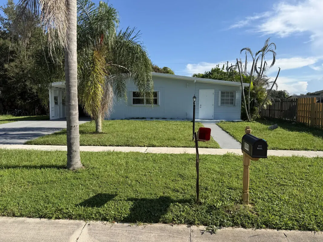 111 SE Castana Court, Port St. Lucie, FL – photo 2