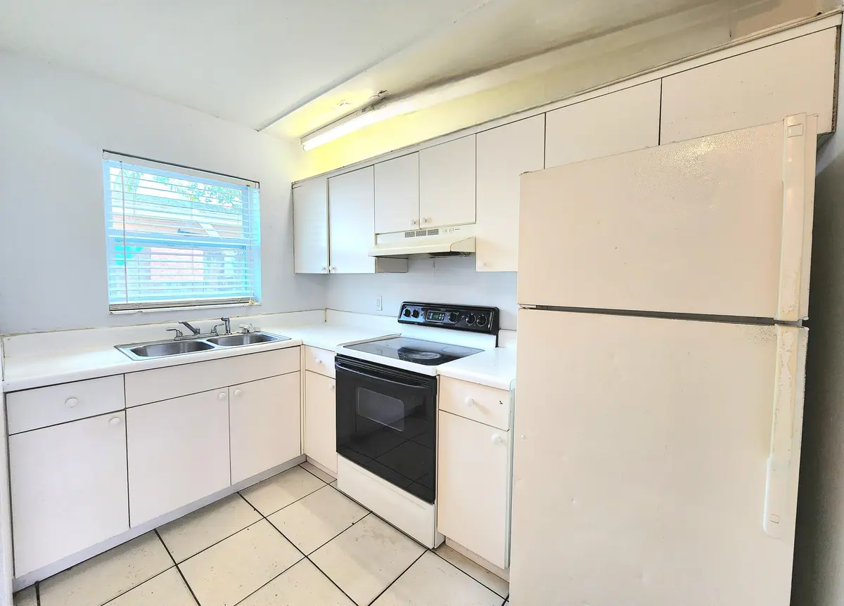 20241013_175743 at 215 SW 1ST Court 1-2, Pompano Beach