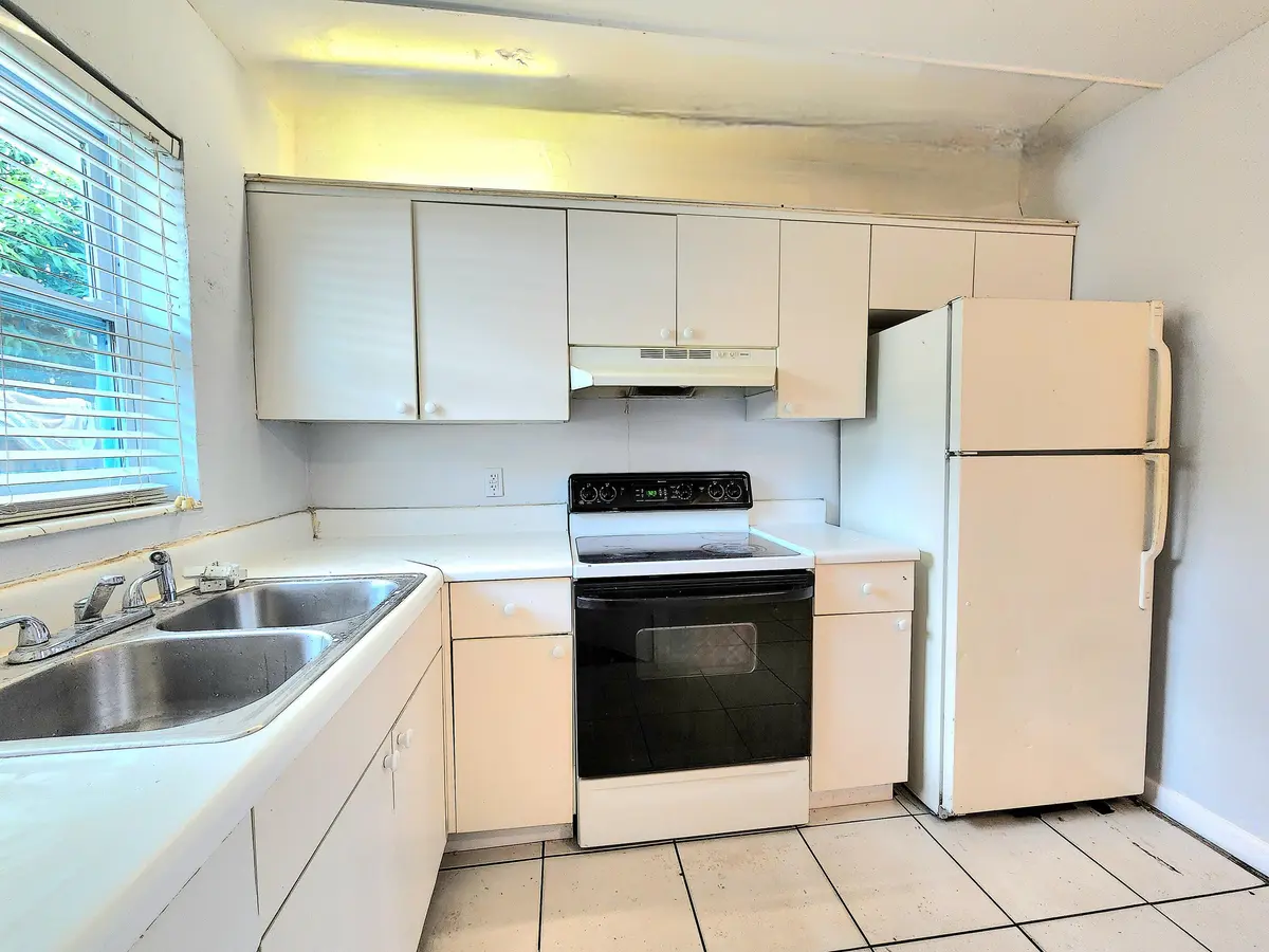 20241013_180029 at 215 SW 1ST Court 1-2, Pompano Beach