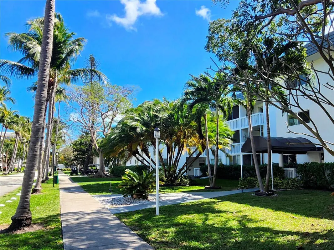 200 Galen Drive 308, Key Biscayne, FL – photo 2