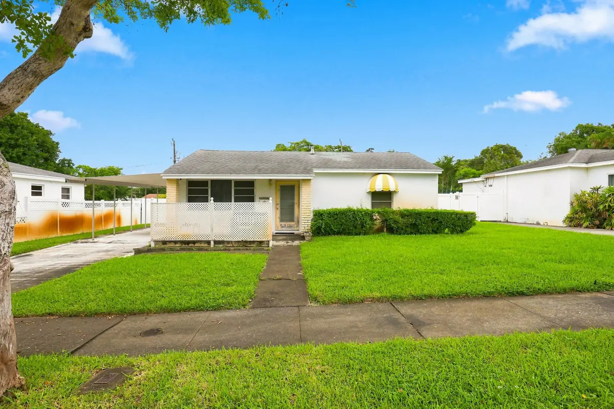 933 Upland Rd - Pineapple Park at 933 UPLAND Road, West Palm Beach