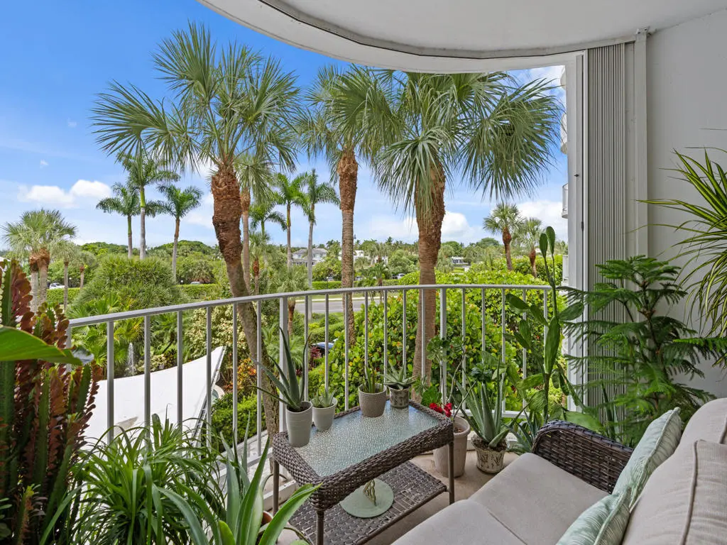 DSC07369.jpg-FULL at 2295 S Ocean Boulevard 314, Palm Beach