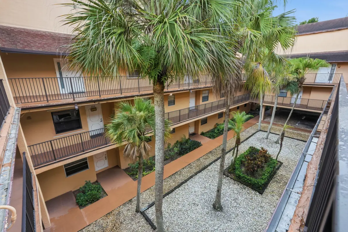 8-web-or-mls-430_Commodore_Dr_Unit_314_0 at 430 COMMODORE Drive 314, Plantation