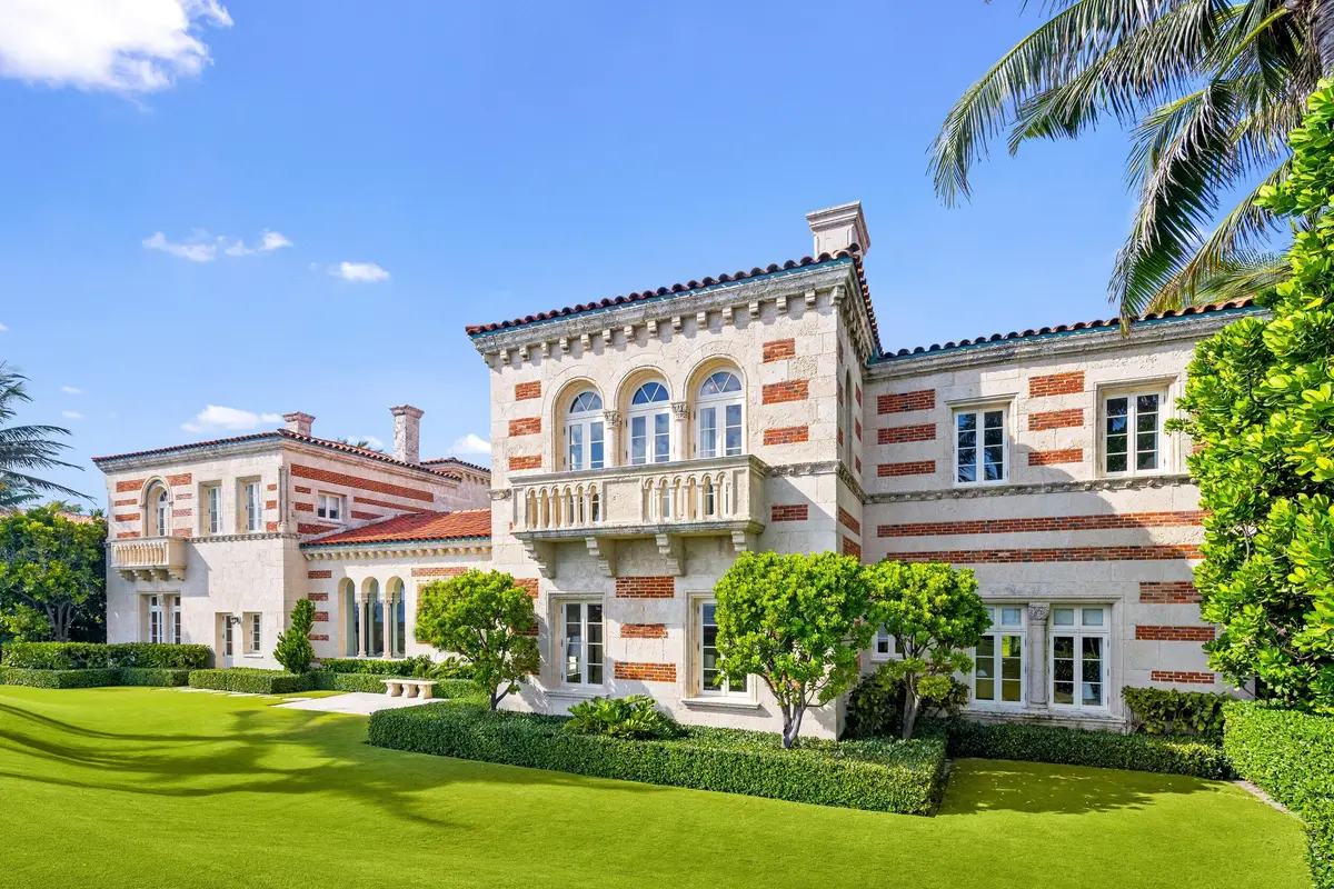 Front Exterior at 920 S Ocean Boulevard, Palm Beach
