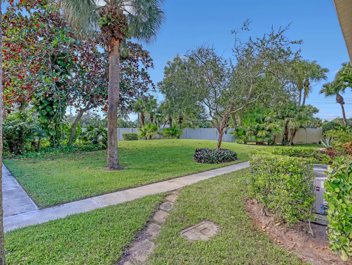 6552 Chasewood (4) at 6552 Chasewood Drive H, Jupiter