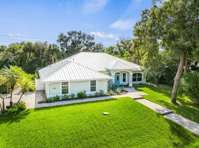 4390 2nd Square, Vero Beach – Single Family Residence for sale