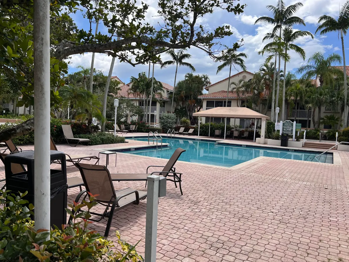 pool at 1103 Glenmoor Drive, West Palm Beach