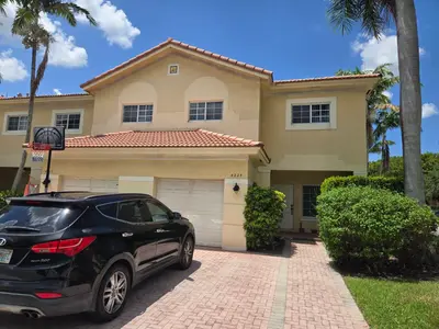 4225 E STONECREEK Circle 26, Davie – Single Family Residence for rent
