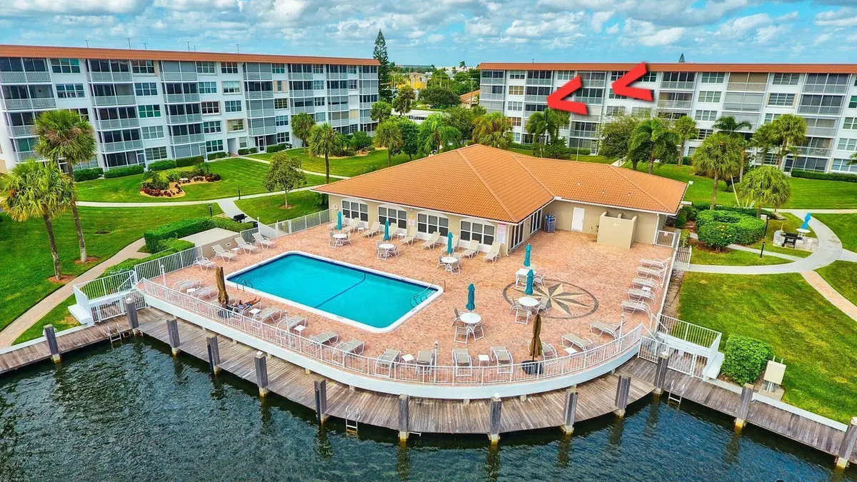 B8 339 at 900 DOGWOOD Drive 339, Delray Beach