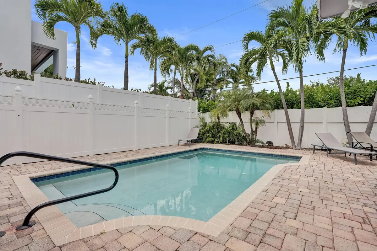 DSC08824 at 3207 LEIGH Road, Pompano Beach