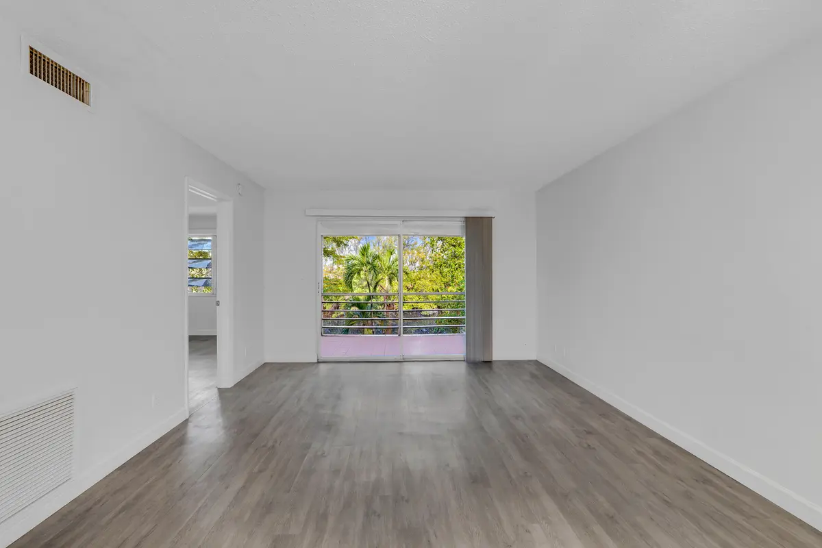 1400 NE 57th St-Fort Lauderdale #304 Nat at 1400 NE 57TH Street 304, Fort Lauderdale