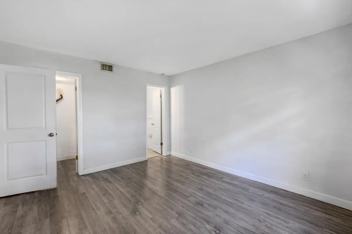 1400 NE 57th St-Fort Lauderdale #304 Nat at 1400 NE 57TH Street 304, Fort Lauderdale