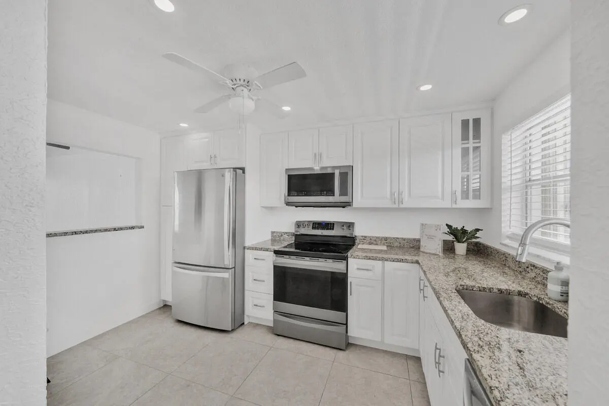 6 Kitchen (1) at 2016 S Federal Highway 404, Boynton Beach