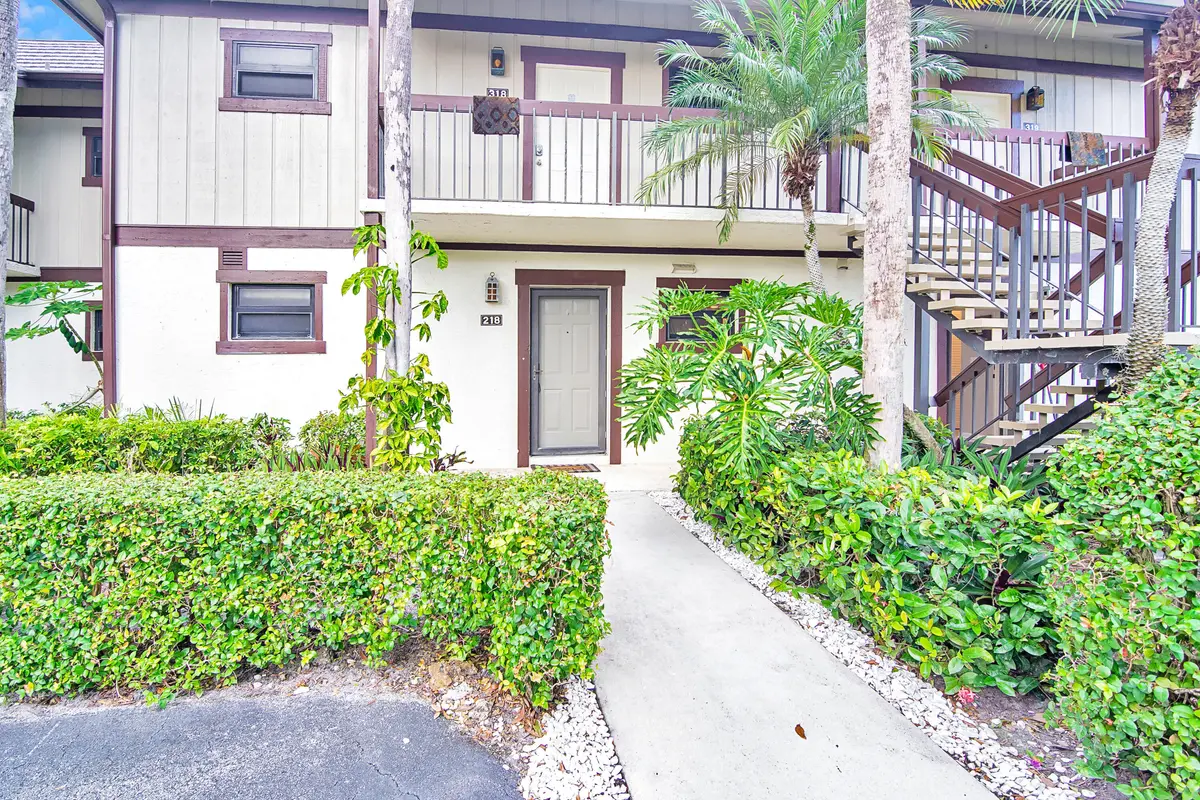 Front at 13334 Polo Club Road 218, Wellington