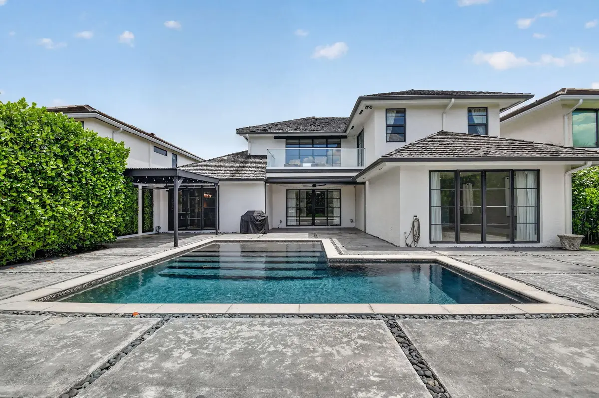 Pool at 2881 Polo Island Drive, Wellington
