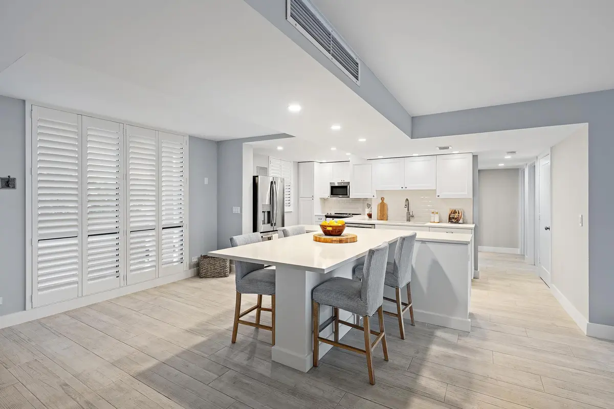 Kitchen & Dining at 134 LAKESHORE Drive 316, North Palm Beach