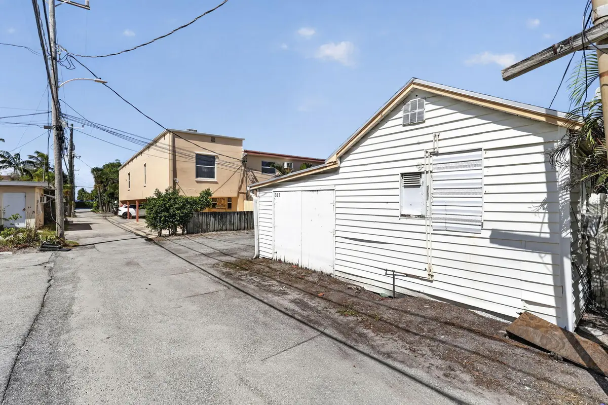 21-web-or-mls-BS1A8253 at 311 N FEDERAL 9, Lake Worth Beach